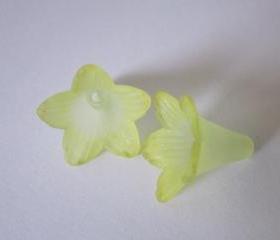Trumpet Flower Fluorescent Green Two Tone Hand Dyed (2)